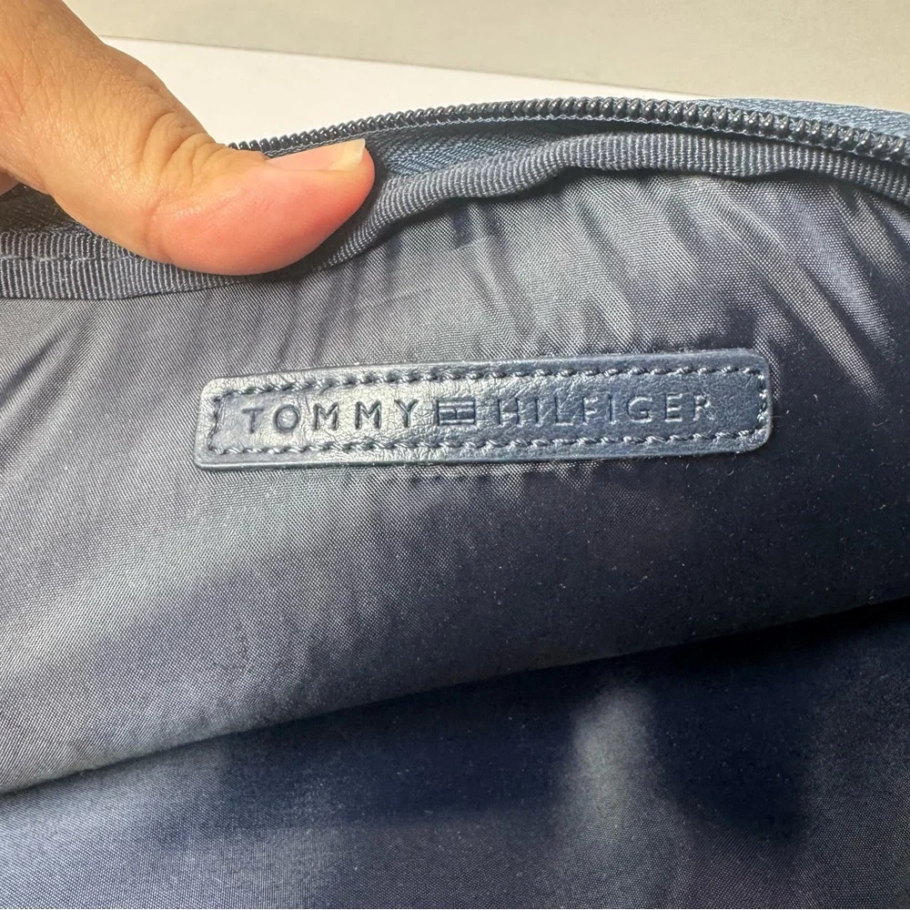 TOMMY HILFIGER Zip-Around Tablet Sleeve Pouch Carrying Case Blue Nylon Logo